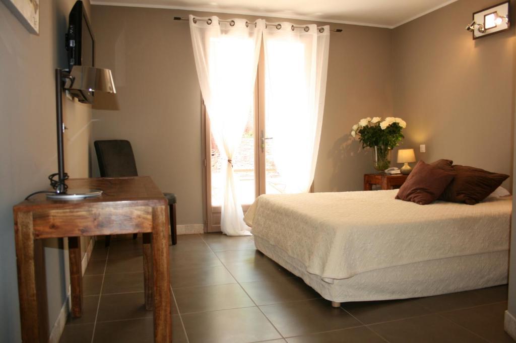 L'Hotellerie Kouros Cuers Luaran gambar
