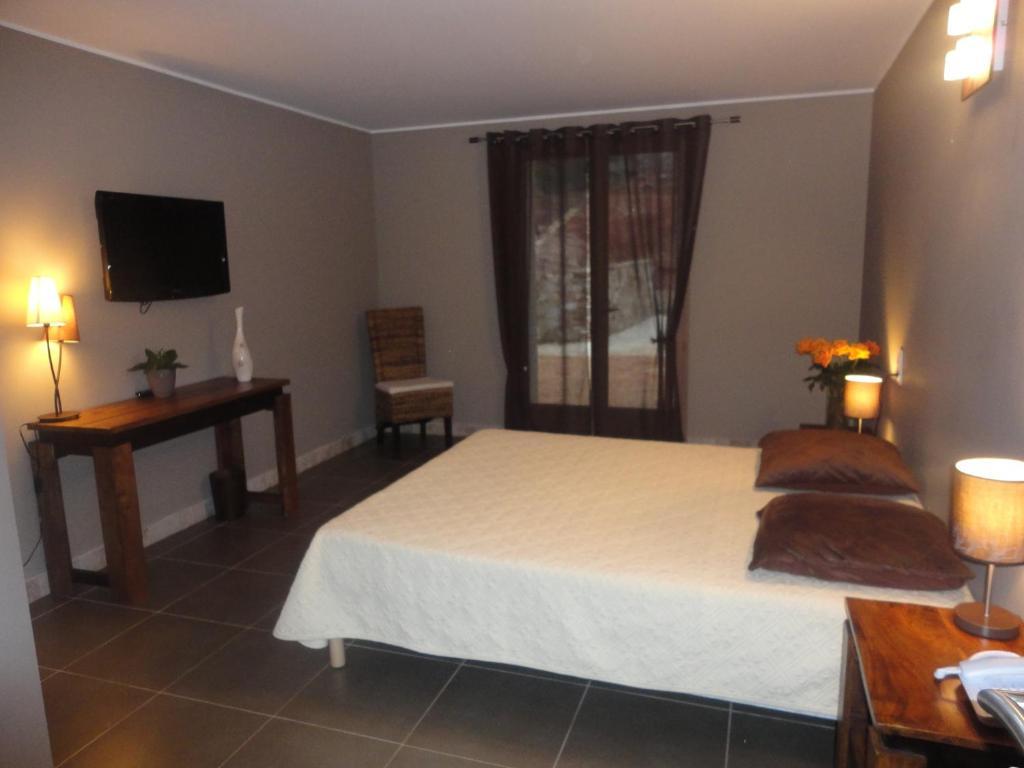 L'Hotellerie Kouros Cuers Bilik gambar